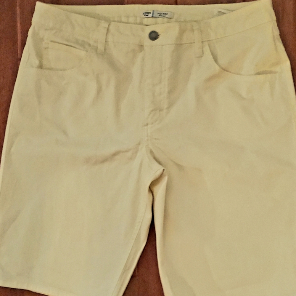 Riders Lee Yellow Mid Rise Bermuda Shorts Size 14
